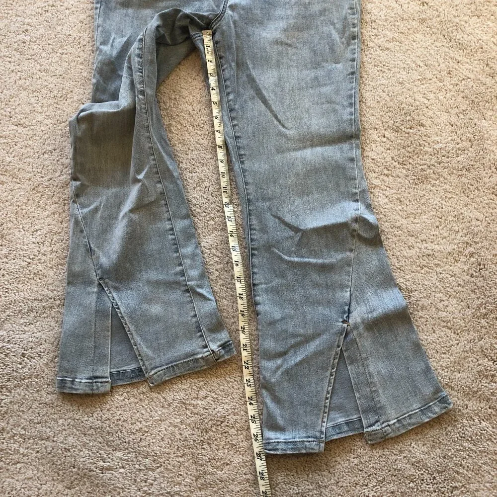 NWOT Versona Women's Flare Split Crop Ankle Light Wash Jeans - Picture 7 of 11